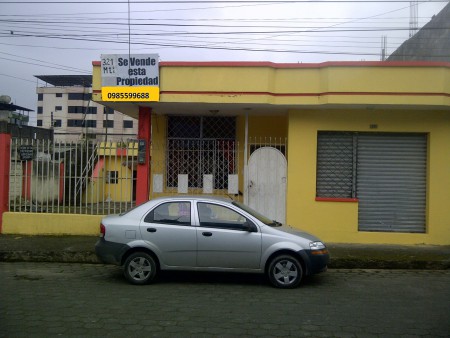 CASA A UNA CUADRA DEL ANILLO VIAL.. 